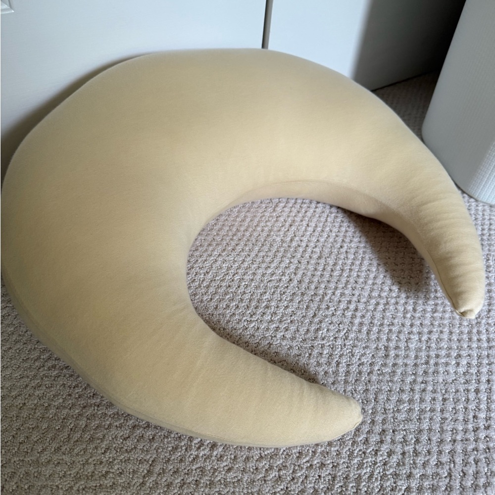Snuggle Me Organic Feeding Support nursing pillow